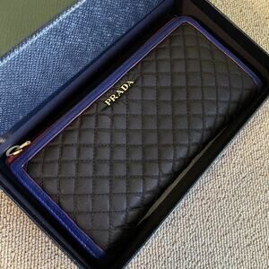 Prada L-Shaped Round Zipper Long Wallet-B233